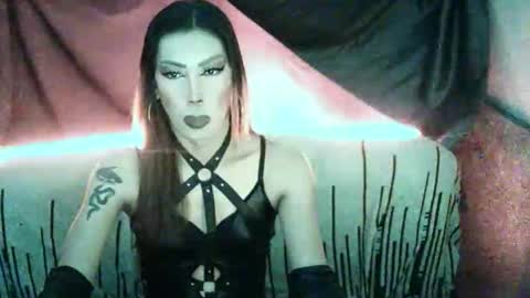 Devine online show from April 21, 2:51 am