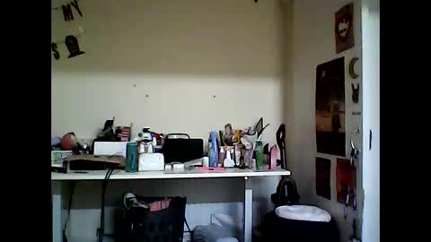 Wouldntyouliketoknow online show from November 22, 9:36 pm