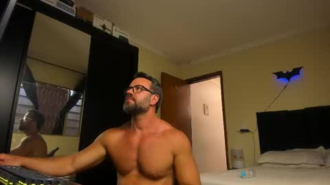 chris online show from January 10, 6:20 pm