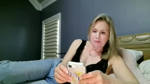 LisaisLuscious online show from April 4, 2:25 pm