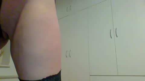 Snapshot of sexyfootlady chatting on December 9, 4:37 pm sexyfootlady online show from December 9, 4:37 pm