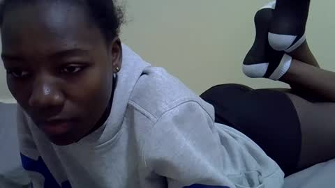 sexyghurl12 online show from October 4, 6:22 am