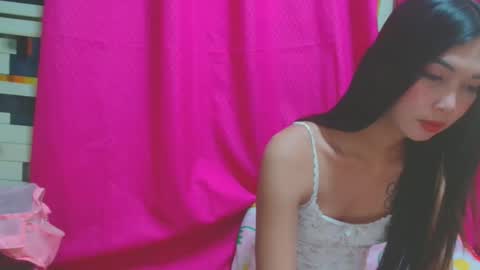 Snapshot of sexyhornyts4u chatting on May 2, 10:04 pm sexyhornyts4u online show from May 2, 10:04 pm