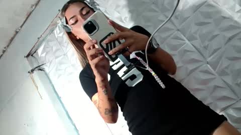 sexyhotbabe18 online show from February 25, 10:47 am