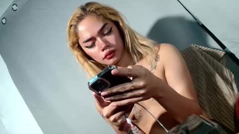 sexyhotbabe18 online show from April 1, 7:44 pm