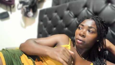 Snapshot of sexyhotblack21 chatting on December 2, 4:09 am hotebony online show from December 2, 4:09 am
