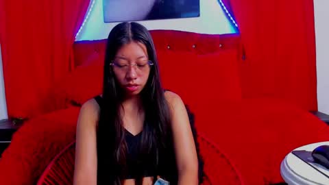 laura online show from January 25, 12:05 pm