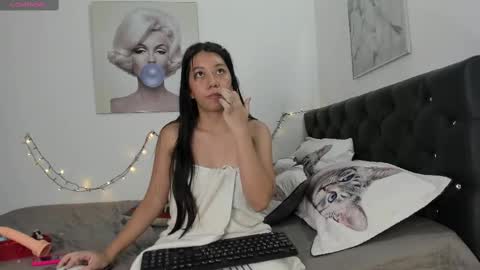 laura online show from February 20, 5:29 pm