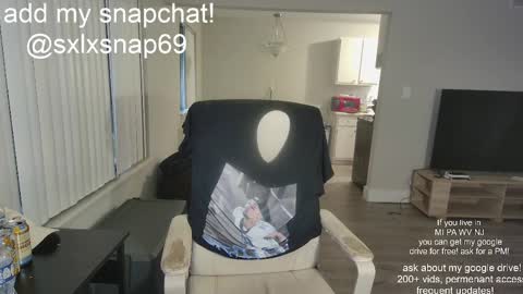 Snapshot of sexylax69 chatting on October 29, 12:35 am sexylax69 online show from October 29, 12:35 am