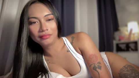 maxine online show from February 24, 8:23 am