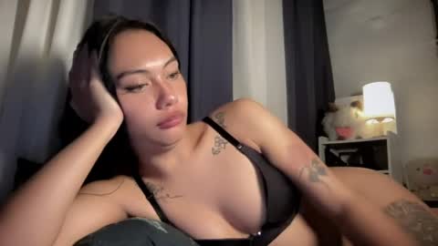 maxine online show from March 31, 9:37 pm