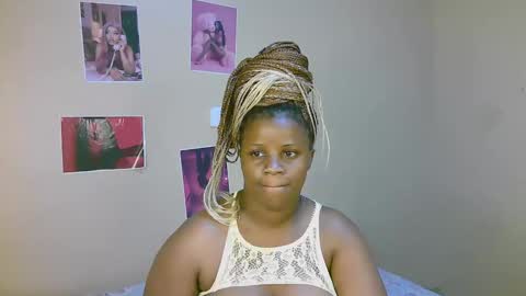 sexylucy33 online show from March 8, 11:19 pm