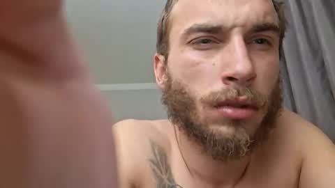 Snapshot of sexymanmoney100 chatting on December 21, 4:52 am sexymanmoney100 online show from December 21, 4:52 am