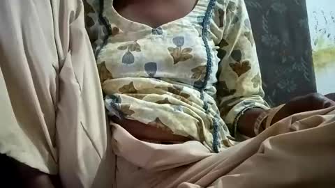 Snapshot of sexymaya8642 chatting on November 2, 12:57 am sexymaya8642 online show from November 2, 12:57 am