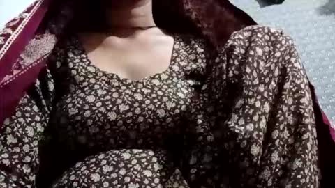 Snapshot of sexymaya8642 chatting on November 6, 12:44 am sexymaya8642 online show from November 6, 12:44 am