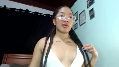 sexymomm678 online show from April 7, 11:48 pm