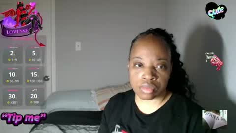 Snapshot of sexymona1218 chatting on November 28, 6:16 am SexyMona online show from November 28, 6:16 am