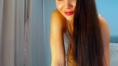 Snapshot of sexymymeow chatting on December 6, 5:42 am SexyMyMeow online show from December 6, 5:42 am