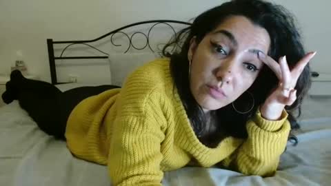 Snapshot of sexynaughtykitty chatting on December 17, 3:17 pm Myra online show from December 17, 3:17 pm