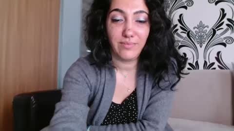 Snapshot of sexynaughtykitty chatting on February 28, 8:09 am Myra online show from February 28, 8:09 am