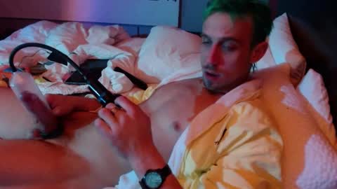 Possum online show from February 14, 2:54 pm