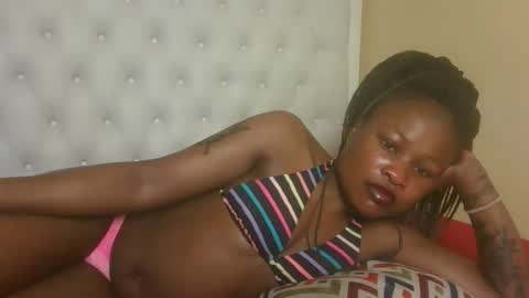 Snapshot of sexyqueenivy chatting on October 7, 1:36 am queenivy online show from October 7, 1:36 am