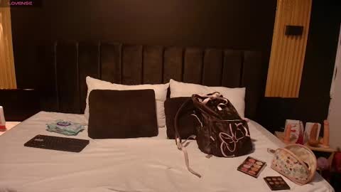 R A C H E L online show from October 5, 11:41 am