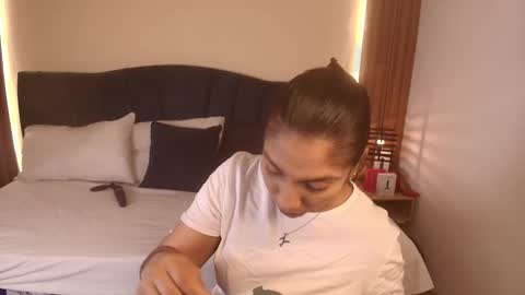 R A C H E L online show from March 25, 12:00 pm