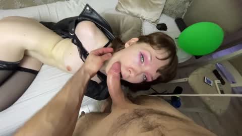 Snapshot of sexyru_couple chatting on February 5, 1:44 pm Kirill Team online show from February 5, 1:44 pm