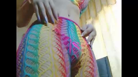 Snapshot of sexysafiravenus chatting on November 25, 8:20 pm Venus Independent Model online show from November 25, 8:20 pm