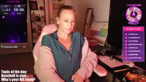 Snapshot of sexyscienceteacher90 chatting on November 4, 5:17 am Miss Jasmine Baker - eXXXotica DC December 6th - 8th online show from November 4, 5:17 am