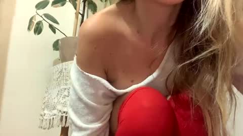 Anya online show from January 1, 7:10 pm