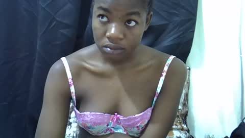 Snapshot of sexyshaz22 chatting on March 2, 5:08 am sexyshaz22 online show from March 2, 5:08 am