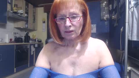 Snapshot of sexysilvie3112 chatting on December 30, 3:13 pm Silvie online show from December 30, 3:13 pm