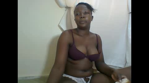 Snapshot of sexysleeky chatting on February 21, 7:01 am PAULINE online show from February 21, 7:01 am