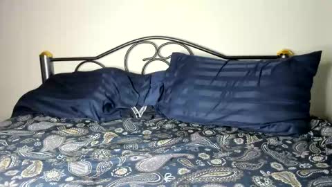 Snapshot of sexystbboy chatting on December 4, 9:40 am Artem online show from December 4, 9:40 am