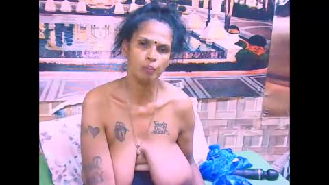 Snapshot of sexyva4u2luv chatting on September 12, 7:19 am sexyva4u2luv online show from September 12, 7:19 am