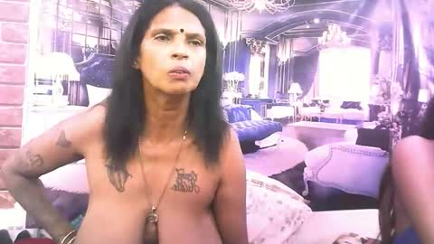 Snapshot of sexyva4u2luv chatting on November 28, 7:55 am sexyva4u2luv online show from November 28, 7:55 am