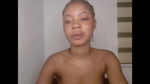 Snapshot of sexyxpeach chatting on October 27, 2:59 am sexyxpeach online show from October 27, 2:59 am