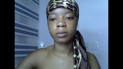 Snapshot of sexyxpeach chatting on December 1, 6:35 pm sexyxpeach online show from December 1, 6:35 pm