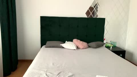 Snapshot of sexyycouple22 chatting on February 4, 6:46 am Sexycouple online show from February 4, 6:46 am