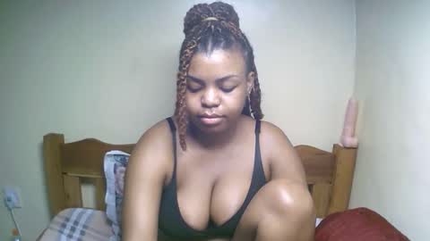 sexyyred_ online show from April 4, 1:48 am