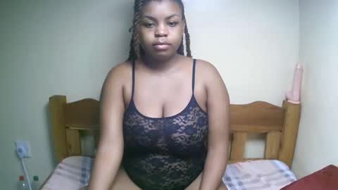 sexyyred_ online show from April 6, 7:31 am