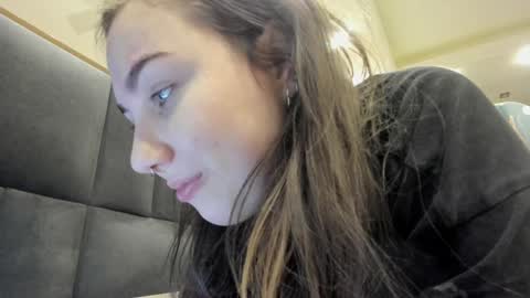 Snapshot of shadow_raffi chatting on December 4, 2:20 am shadow_raffi online show from December 4, 2:20 am