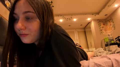 Snapshot of shadow_raffi chatting on September 28, 2:39 am shadow_raffi online show from September 28, 2:39 am