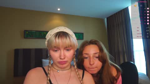 Snapshot of shadowladyyy chatting on December 8, 6:11 am Sindy and Nancy Next stream 1 December online show from December 8, 6:11 am