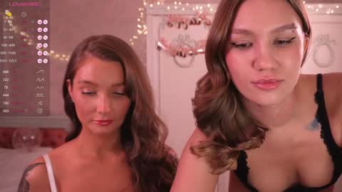 Snapshot of shadowladyyy chatting on December 18, 5:31 pm Sindy and Nancy Next stream 1 December online show from December 18, 5:31 pm