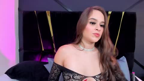 Shaina Vasquez online show from February 9, 1:22 am