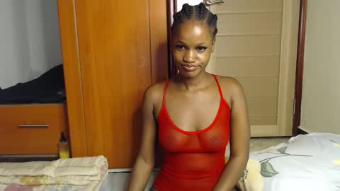 Snapshot of shaky396294 chatting on October 27, 12:15 am shaky xxx online show from October 27, 12:15 am