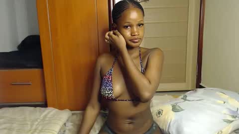 Snapshot of shaky396294 chatting on November 9, 1:04 am shaky xxx online show from November 9, 1:04 am